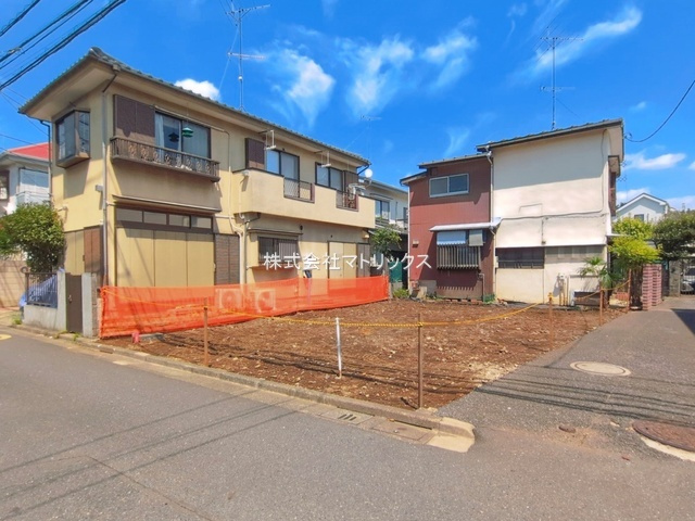 練馬区石神井台8丁目　西公道×南通路　建築条件なし　開放的な限定1区画の外観