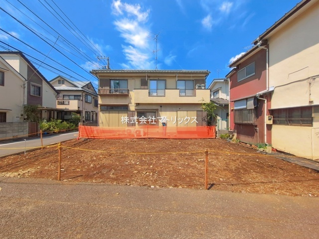 練馬区石神井台8丁目　西公道×南通路　建築条件なし　開放的な限定1区画の外観