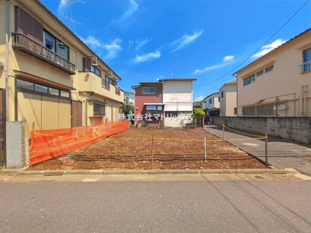 練馬区石神井台8丁目　西公道×南通路　建築条件なし　開放的な限定1区画の外観