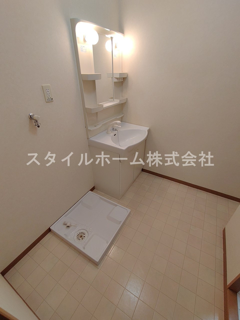 メルヴェーユの洗面所|別部屋写真です。