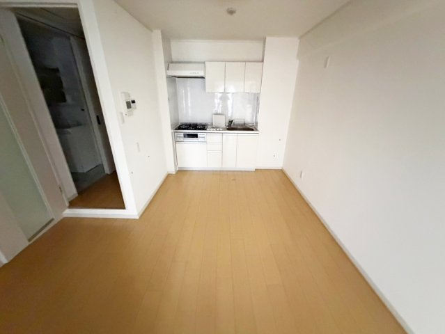 ロイヤルハイツの居間・リビング