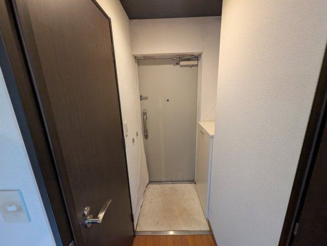 ビオトープ塚本の玄関