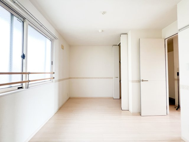 リビングタウン北川添 A棟の玄関