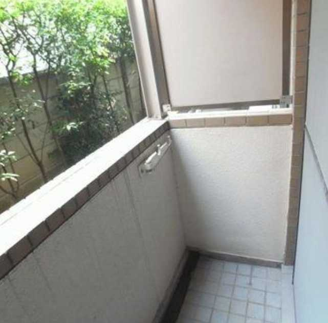 ロイヤルアーバン駒場東大　分譲賃貸　角部屋　駅近のバルコニー