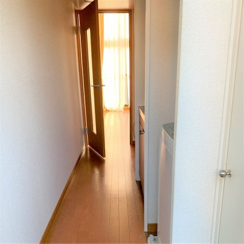 レオパレスサンシティーの玄関