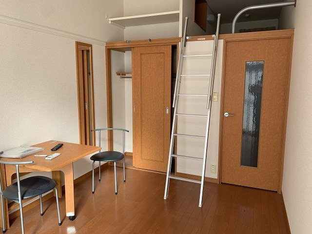 レオパレスサンシティーの居間・リビング