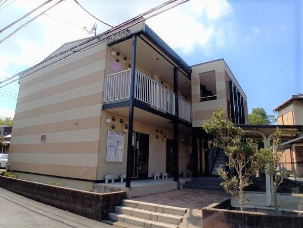 レオパレスピーチハウスの外観