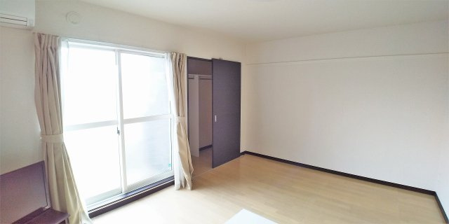 レオネクストＲＥＶＥの居間・リビング