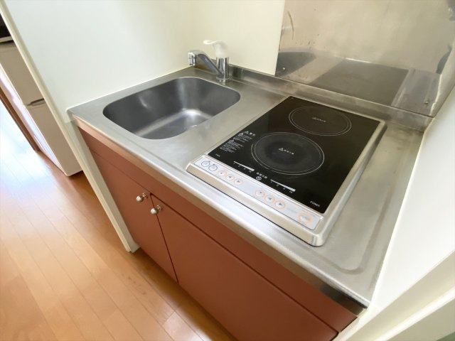 レオパレス旭のキッチン|使いやすい2口のコンパクトキッチン
