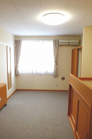 レオパレス針ヶ沢Ｂの寝室|2Ｆ以上はじゅうたん