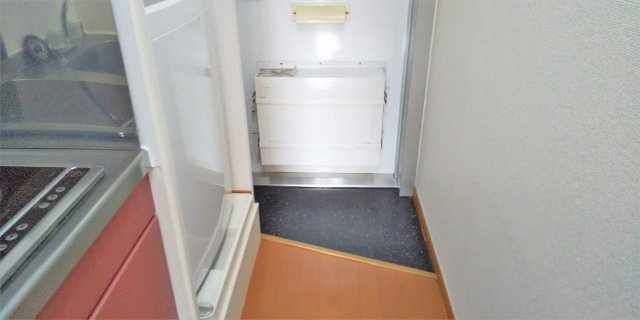レオパレスシャルマンの玄関