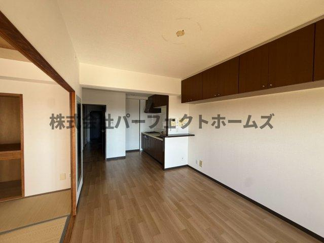 ふぁみーゆ寝屋川セントラルパークA棟の居間・リビング|おしゃれな居間です