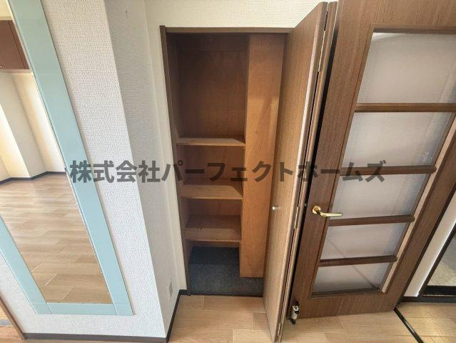 ふぁみーゆ寝屋川セントラルパークA棟の収納|便利な収納スペースです