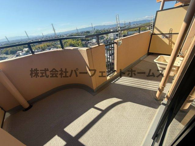 ふぁみーゆ寝屋川セントラルパークA棟のバルコニー|広々としたバルコニーです