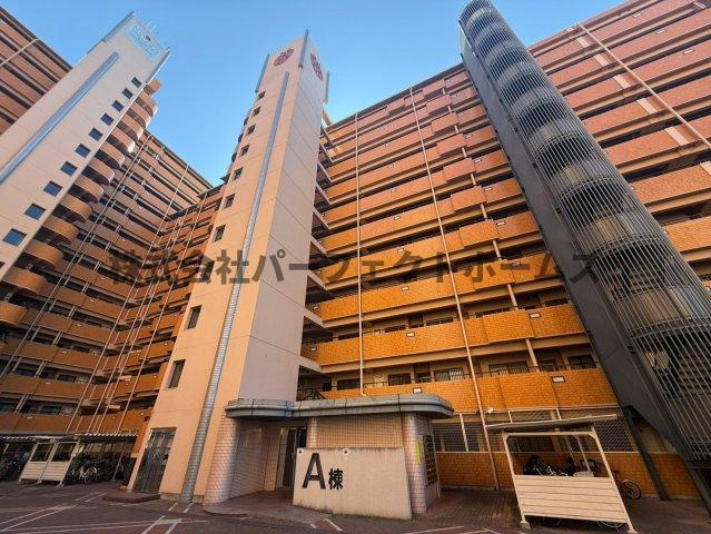 ふぁみーゆ寝屋川セントラルパークA棟の外観|落ち着いた雰囲気の外観です