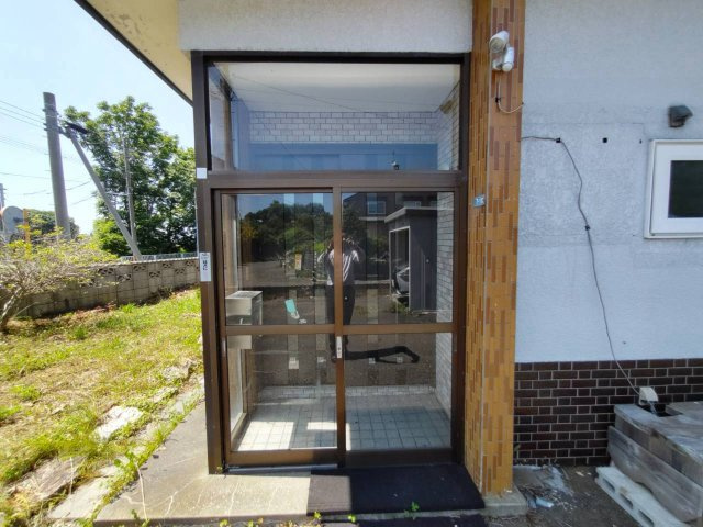 興津2丁目中古住宅の玄関