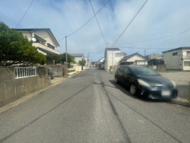 銚子市陣屋町　中古戸建の前面道路含む現地写真