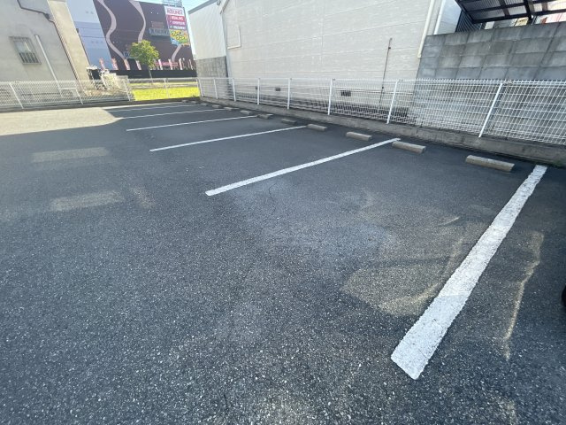 エストハイツの駐車場