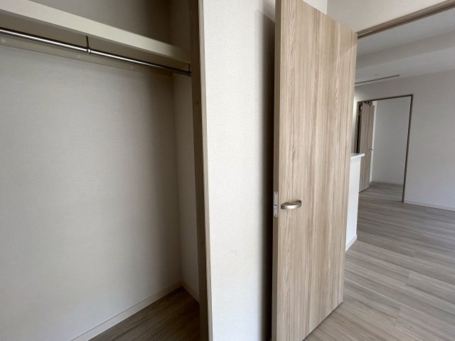 横浜駅が最寄りってヤバくない！？当然、一番住みたいと言えるエリアでも住めないから少し離れるのがセオリーなのに、、え？いっちゃう？住んじゃう？その上ペットもイケる『ストーク横浜二番館』リフォームの収納|大きなスペースがあり、収納には困りません