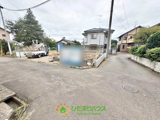 蓮田黒浜第8　新築一戸建て　リーブルガーデンの前面道路含む現地写真