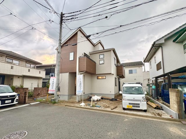 《仲介手数料半額》川越市上戸新町6期の前面道路含む現地写真