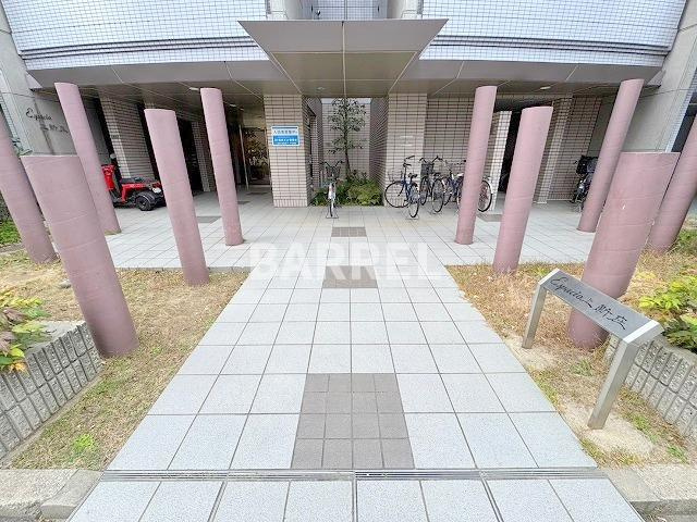 エスパシオ上新庄のエントランス