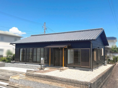 【外観】 | 鈴鹿市寺家町　平屋 | 人気の平屋建て　内外装リフォーム済の３ＬＤＫ