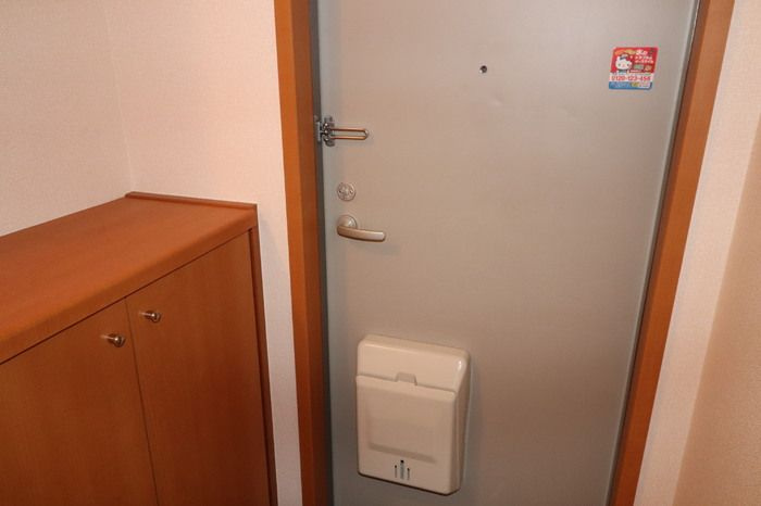 ソレイユハイツの玄関