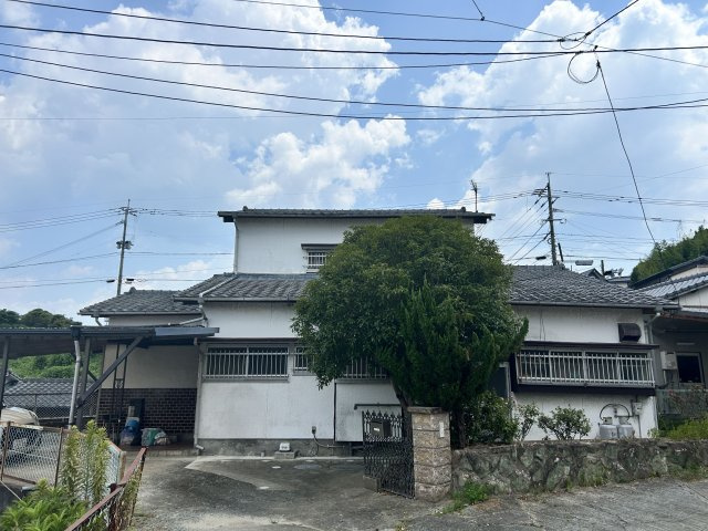 【間取り】 | 瓦町売家 | 高台につき日当たり・風通り良好！堂々とした佇まいの2階建て