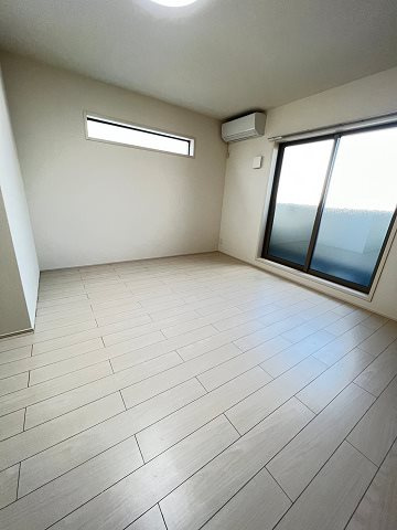 尼崎市東園田町６丁目のアパートの居間・リビング