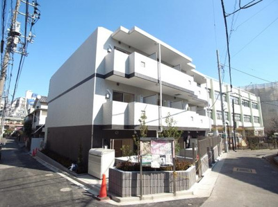【外観】 | リブリ・サンヴィレッジ22 | 鉄筋コンクリート造のがっちりとした建物。