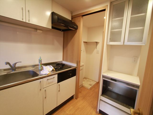 クレストハウス　緑道沿い　ロフト　南東向きのキッチン