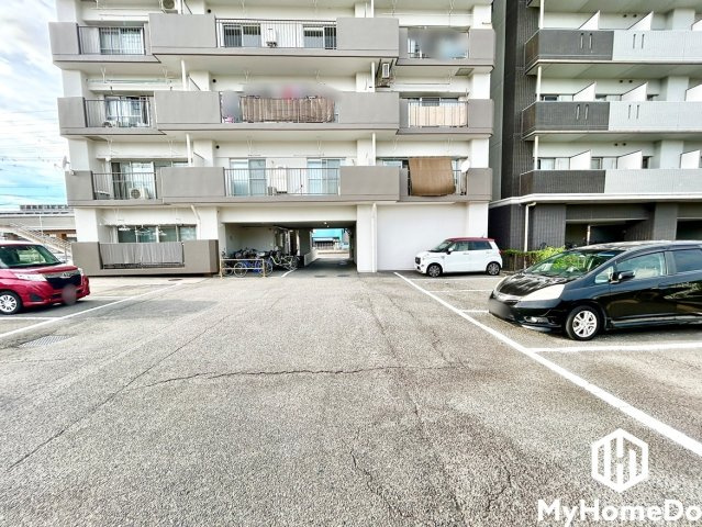 千代田ハウスの駐車場