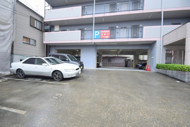 ヴィライイダⅡの駐車場