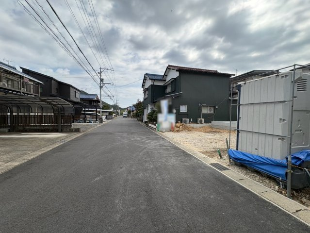 リーブルガーデン　各務原市那加琴が丘町　全1区画分譲の前面道路含む現地写真|「現地（2026年9月25日）撮影」　
■前面道路　
■ヤマダ不動産　株式会社リライフ