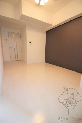 Luxe天神橋の居間・リビング