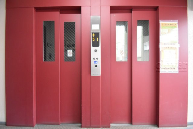 【設備】 | 東陽町ガーデニア | 無いと困ってしまう設備の筆頭がエレベーター。定期的なメンテナンスが必要な大型機械です。よく整備されていることをご確認ください。～即日のご見学可能～　お問合せはお気軽にどうぞ。