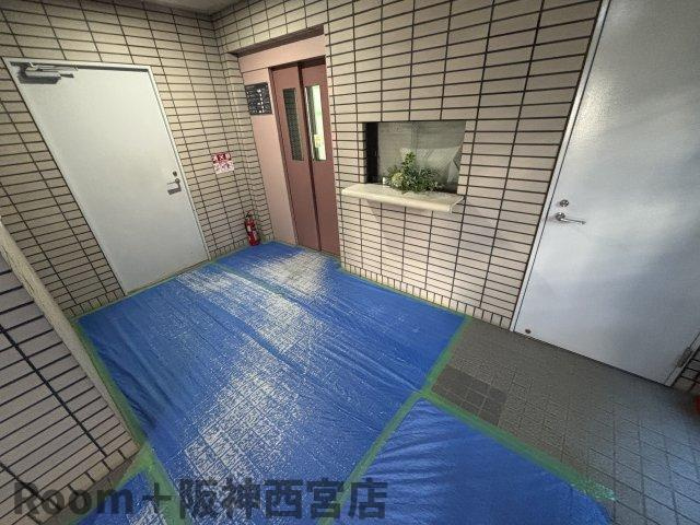 グレースコート西宮のロビー