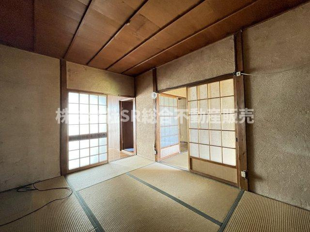 荒川3丁目中古戸建の和室|1F　6.0帖。ダイニングキッチンへの動線も良く使いやすい和室です！