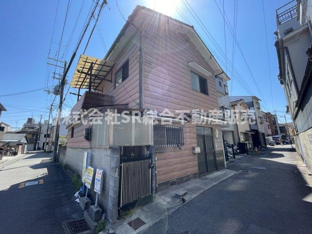 荒川3丁目中古戸建の外観|北東角地・ニーズの高い2F建て♪2沿線2駅利用可能なので、電車をご利用される方に特にオススメです！