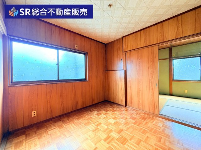 荒川3丁目中古戸建のキッチン|ダイニングテーブルも置けるスペースがございます！