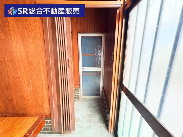 荒川3丁目中古戸建の脱衣所|コンパクトな脱衣所です！