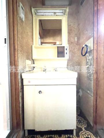 荒川3丁目中古戸建の独立洗面台|洗面化粧台で朝の身支度に便利です！