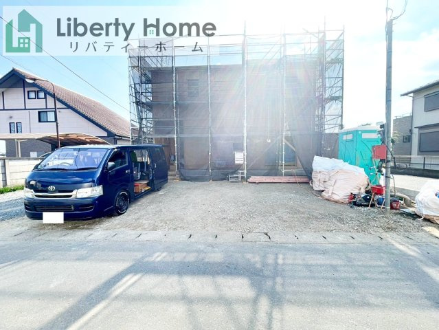 石岡市北府中第1　新築戸建の駐車場