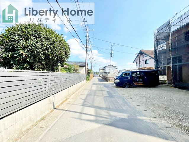 石岡市北府中第1　新築戸建の前面道路含む現地写真