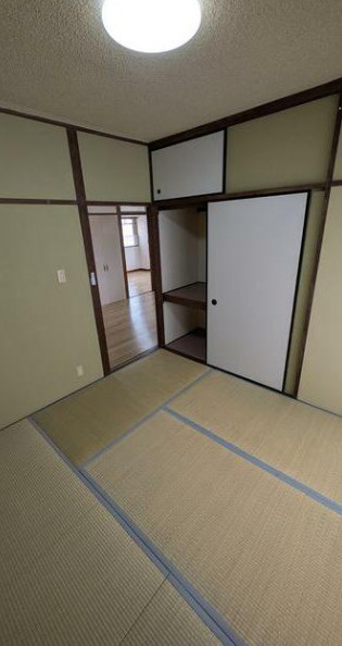 京福日之出マンションの和室
