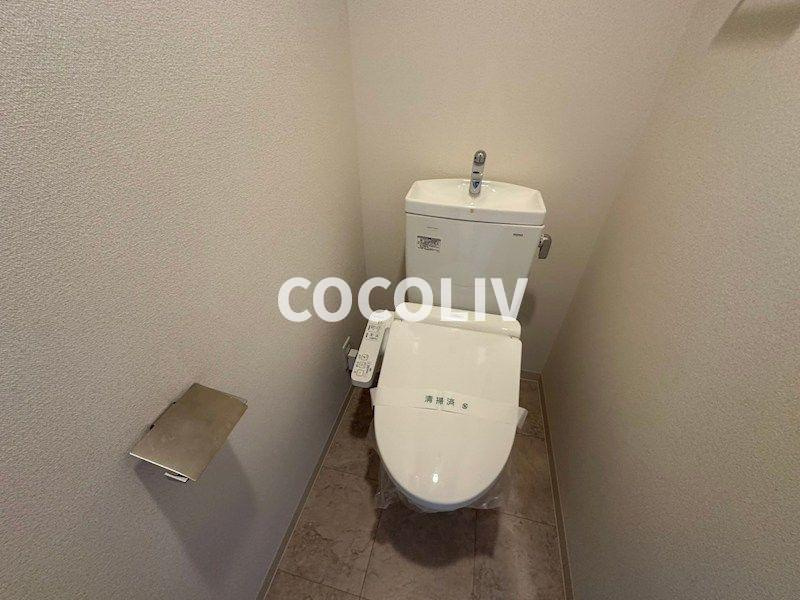 エステムコート神戸グランスタイルのトイレ|同物件別部屋写真