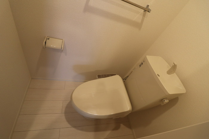 レスティングスウェル浦和のトイレ|落ち着いた色調のトイレです