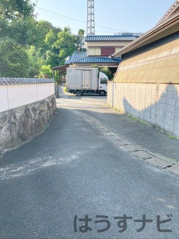 糟屋郡篠栗町和田１丁目 中古戸建の前面道路含む現地写真|前面道路（南西側）