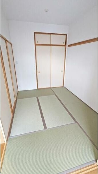 パデシオン三山木駅前の収納